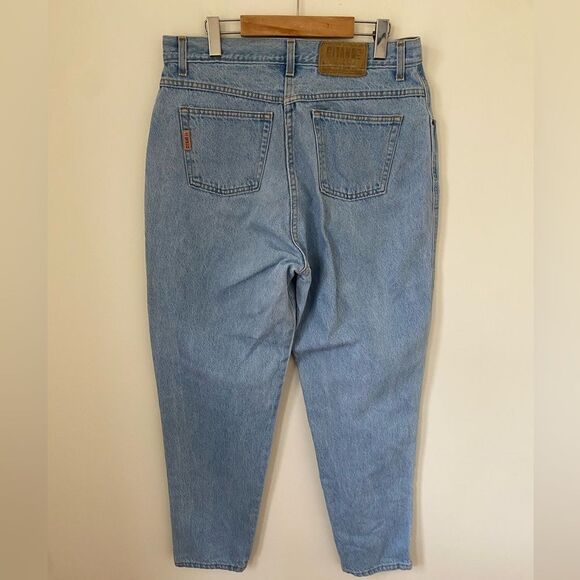 Vintage Mom Light Wash Jeans - Picture 8 of 9
